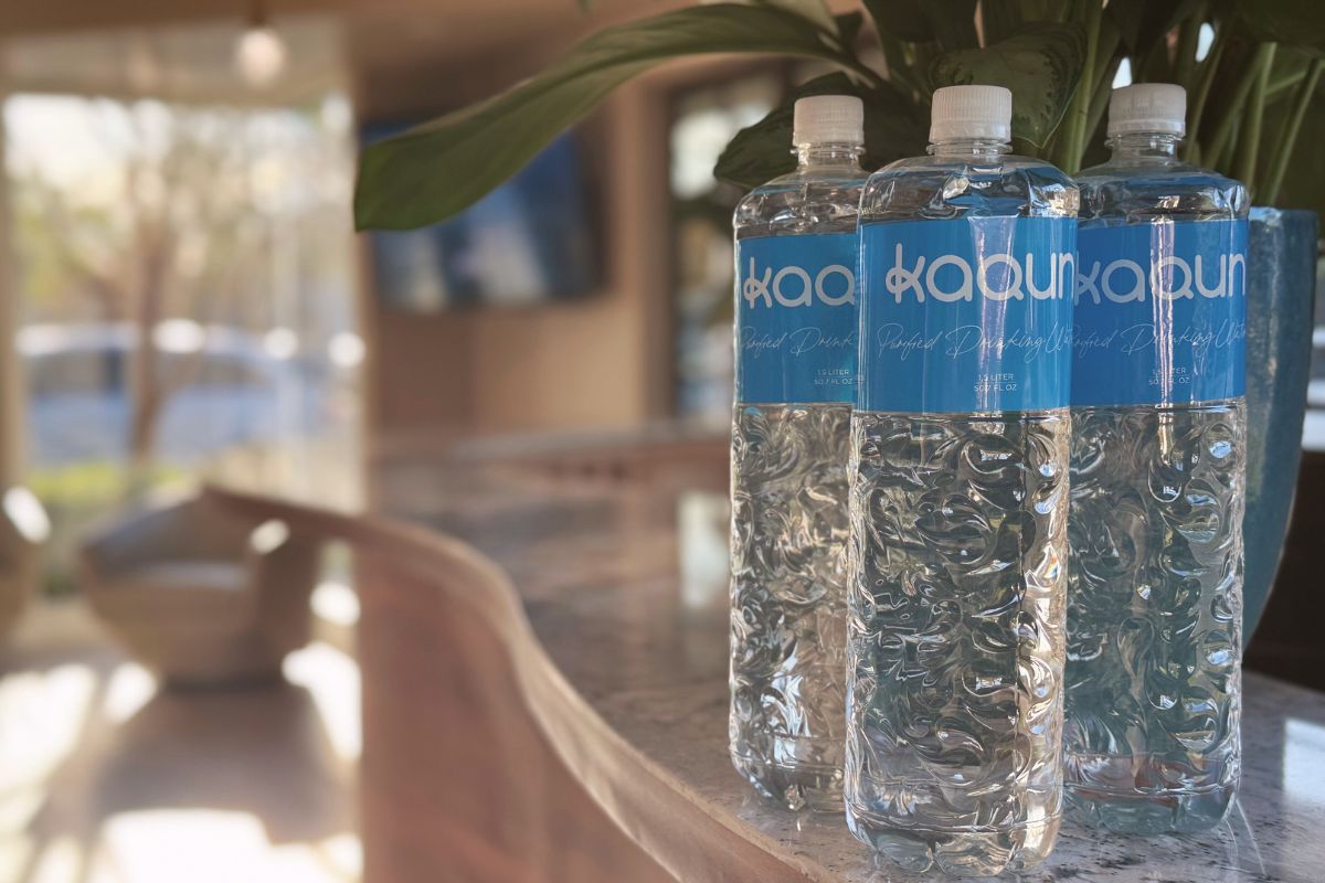 Two Kaqun oxygen water bottles featured at Oxylon Wellness